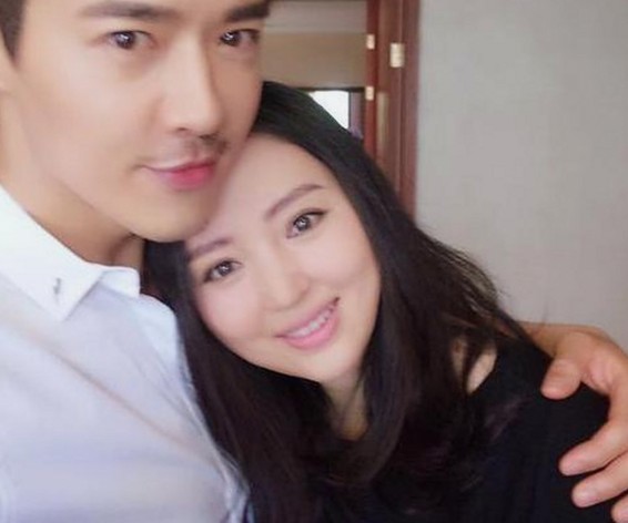 某网红反差事件引发热议，粉丝和网友反应不一